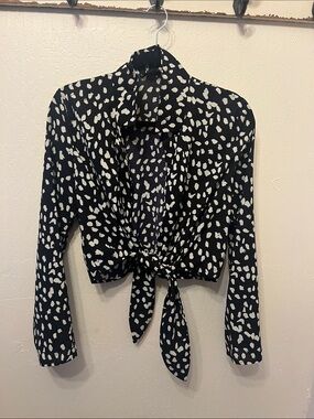 Have Black and White Tie-Front Spot Print Blouse
